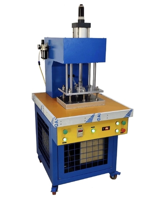 Máquina de grabado de silicona de piel de camisa para la fabricación de marcas 8KW