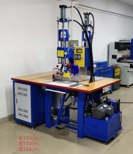 Máquina de impresión en relieve en PVC 3D de 8 kW de alta frecuencia