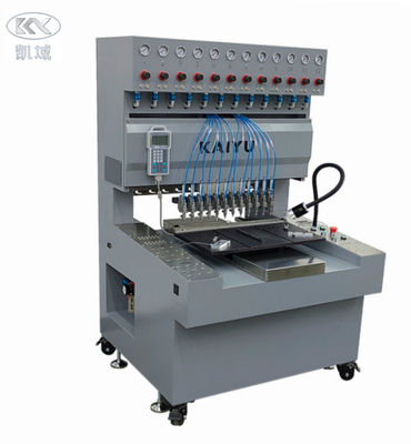 Un buen precio. 12 colores de PVC suave llavero máquina para hacer parches de alta precisión en línea