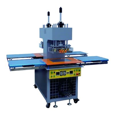 Un buen precio. Proceso de enfriamiento después de la relieve Tejido completo permitido enfriarse antes de ser retirado de la máquina en línea