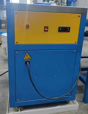 Máquina innovadora de etiquetas de silicona con congelador de moho para una producción rápida y consistente de etiquetas de ropa