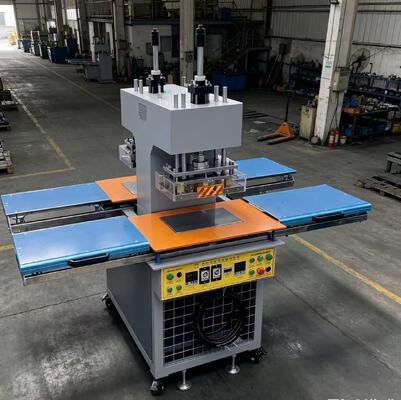 KY-0201 Máquina de grabado con doble cabeza con grabado 3D de doble estación y rango de temperatura de 0°C a 300°C para un sistema de trabajo doble combinado de múltiples procesos
